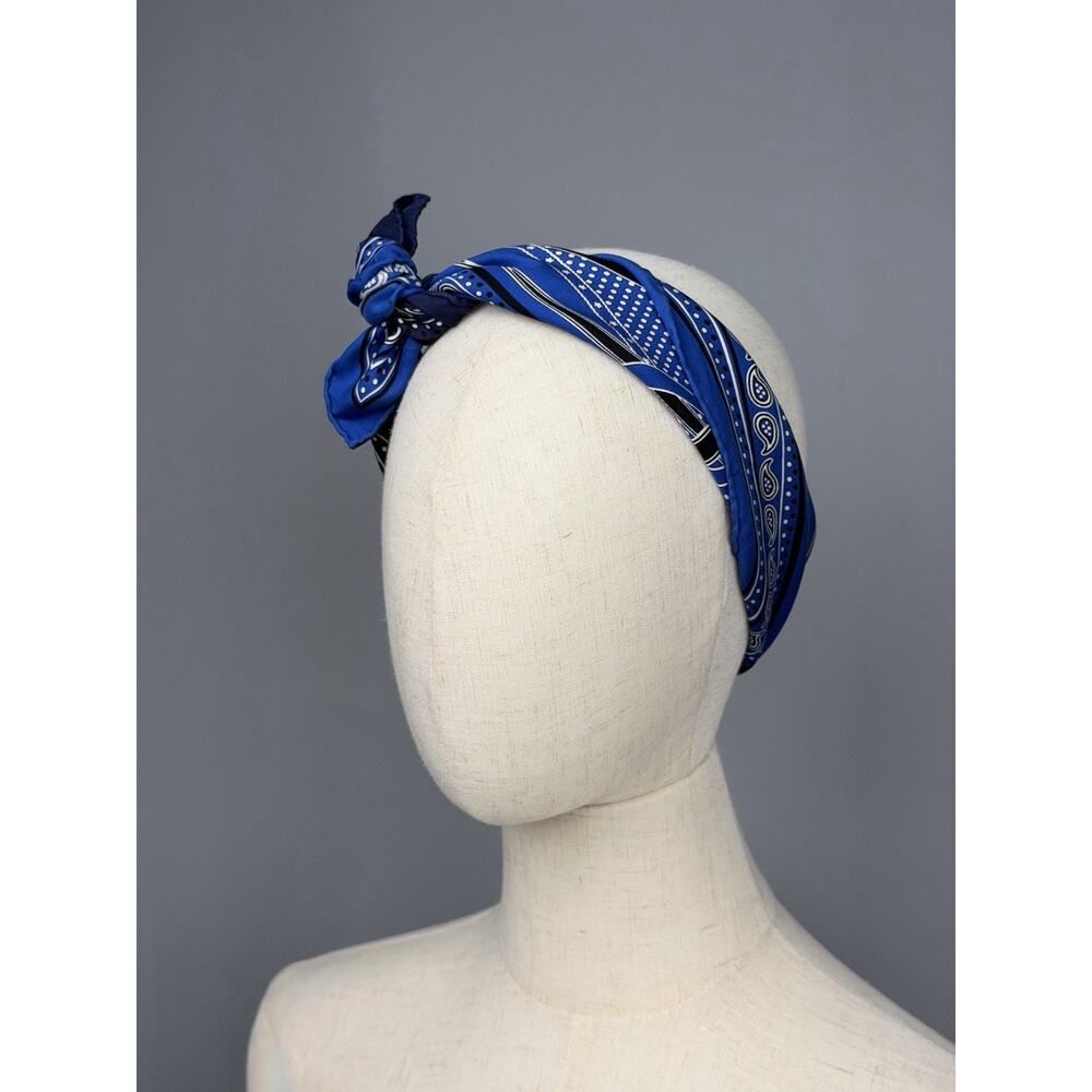 Hermes Buckle Print Bandana in Blue 100% Silk - Picture 3 of 9